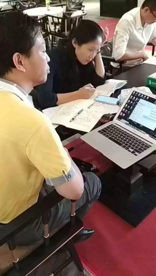 李柔：她悶聲不響干實體門店年賺1000萬利潤，到底賣什么！（上）